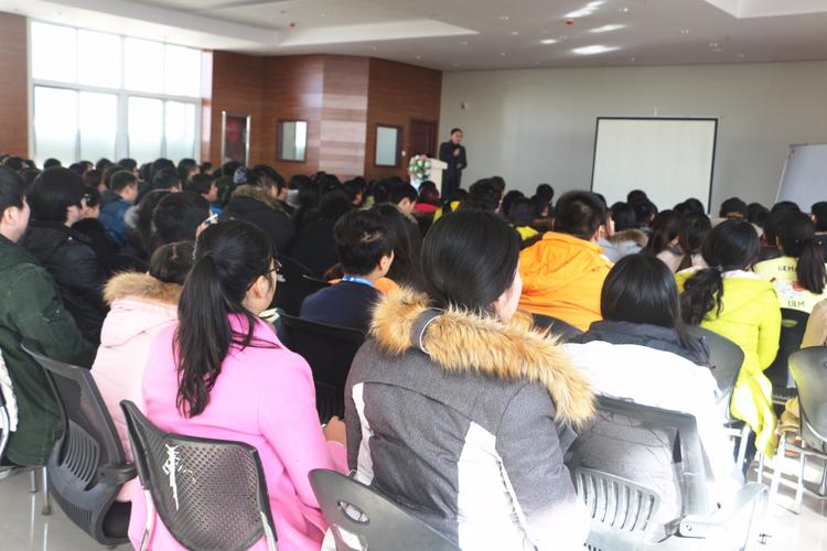 洛阳市青峰网络科技 探索青蜂网络科技的发展路径与品牌思辨